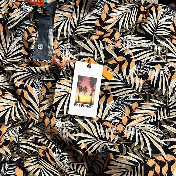 🙌🏾 Printed Poplin Short Sleeve Button Up Shirt 🤗 Vacay Spirit 🌴 - Picture 5 of 9